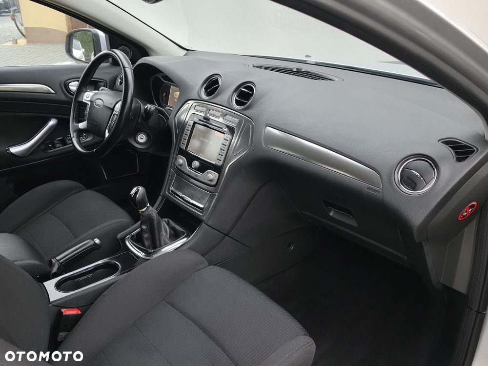 Ford Mondeo 2.0 Viva Titanium - 24