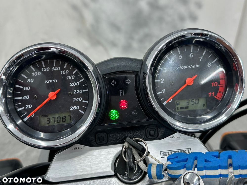 Suzuki GSX - 30