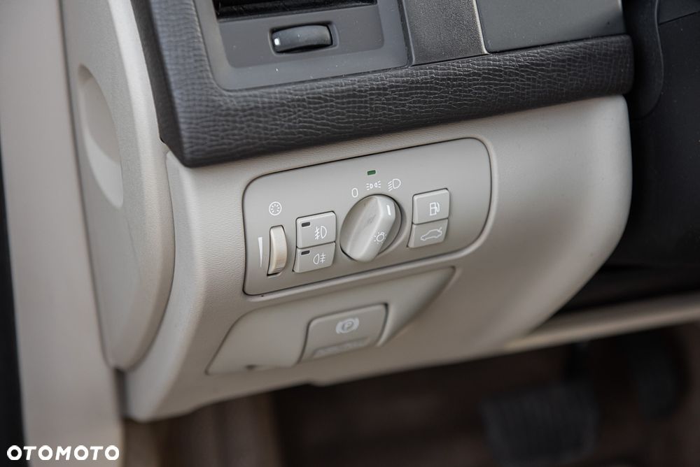 Volvo XC 60 D5 AWD Kinetic - 22