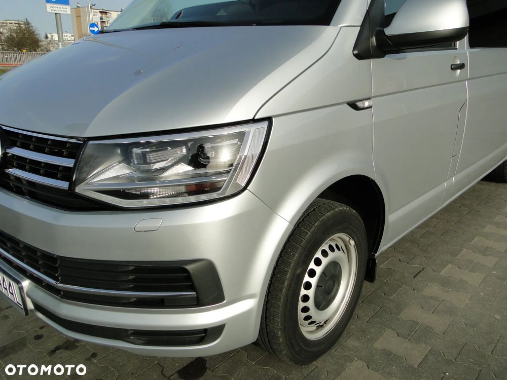 Volkswagen Caravelle - 11