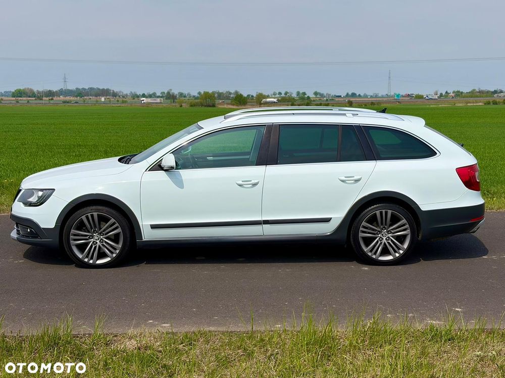 Skoda Superb 2.0 TDI 4x4 Platinum Outdoor DSG - 4