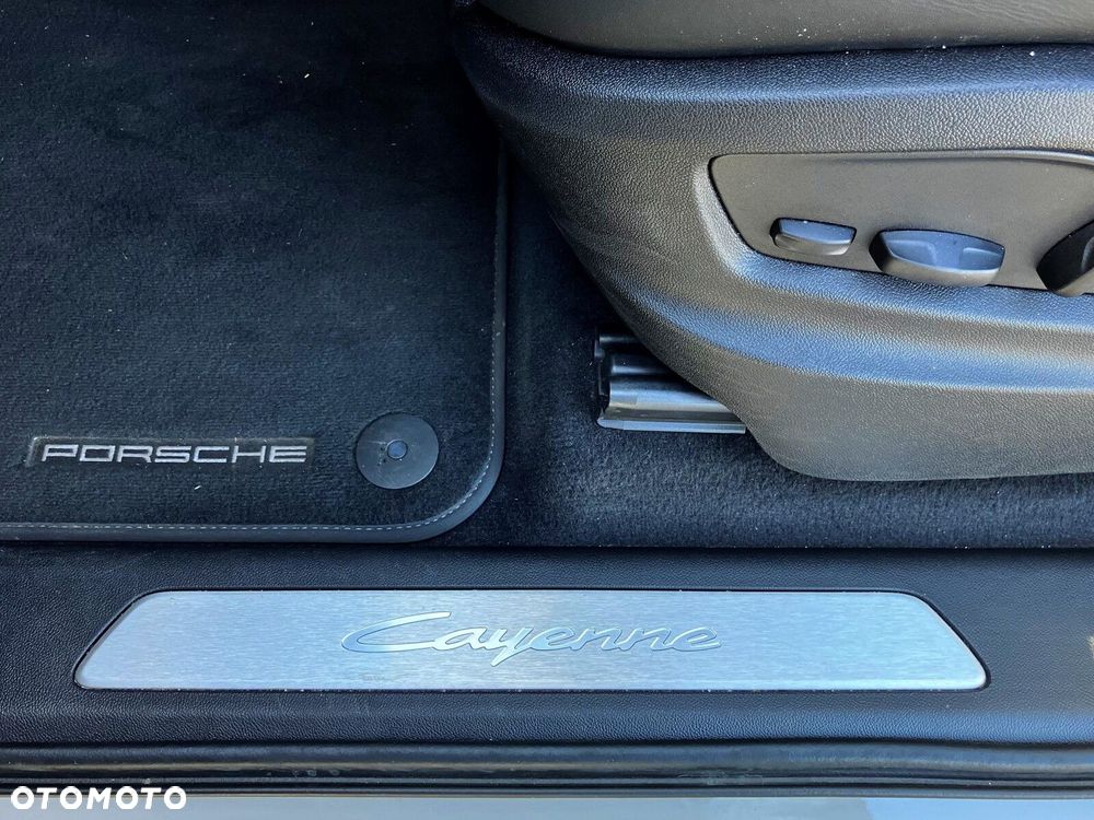 Porsche Cayenne - 20