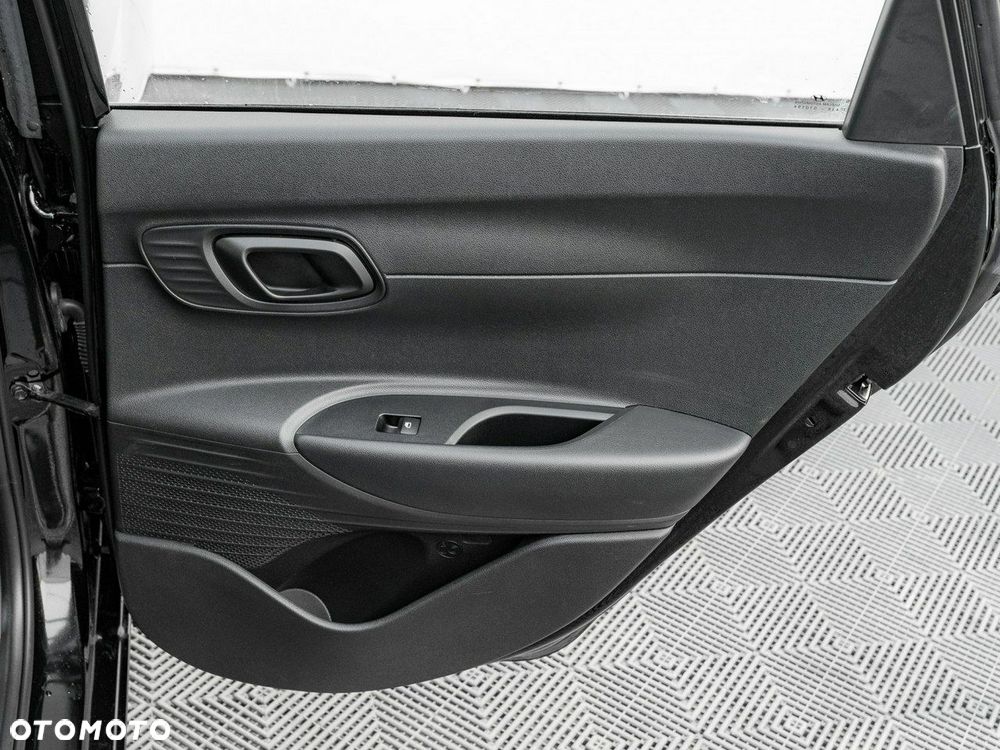 Hyundai i20 1.2 Pure - 24