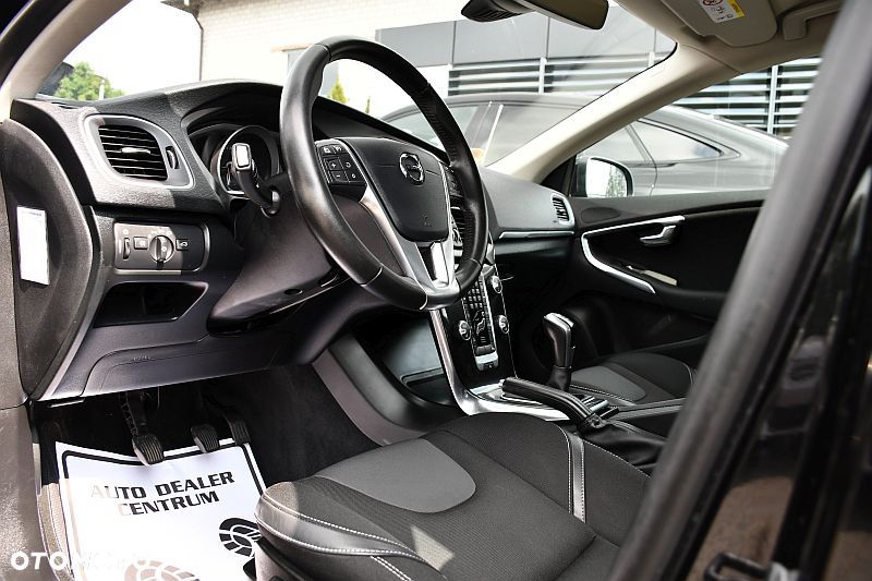 Volvo V40 T3 Momentum - 9