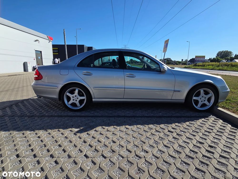 Mercedes-Benz Klasa E 500 4-Matic T Avantgarde - 4