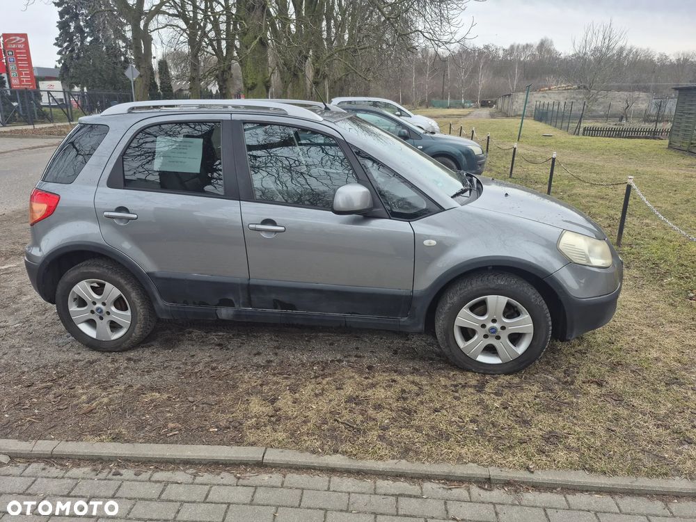 Fiat Sedici 1.9 Multijet DPF 4x4 Luxury - 4