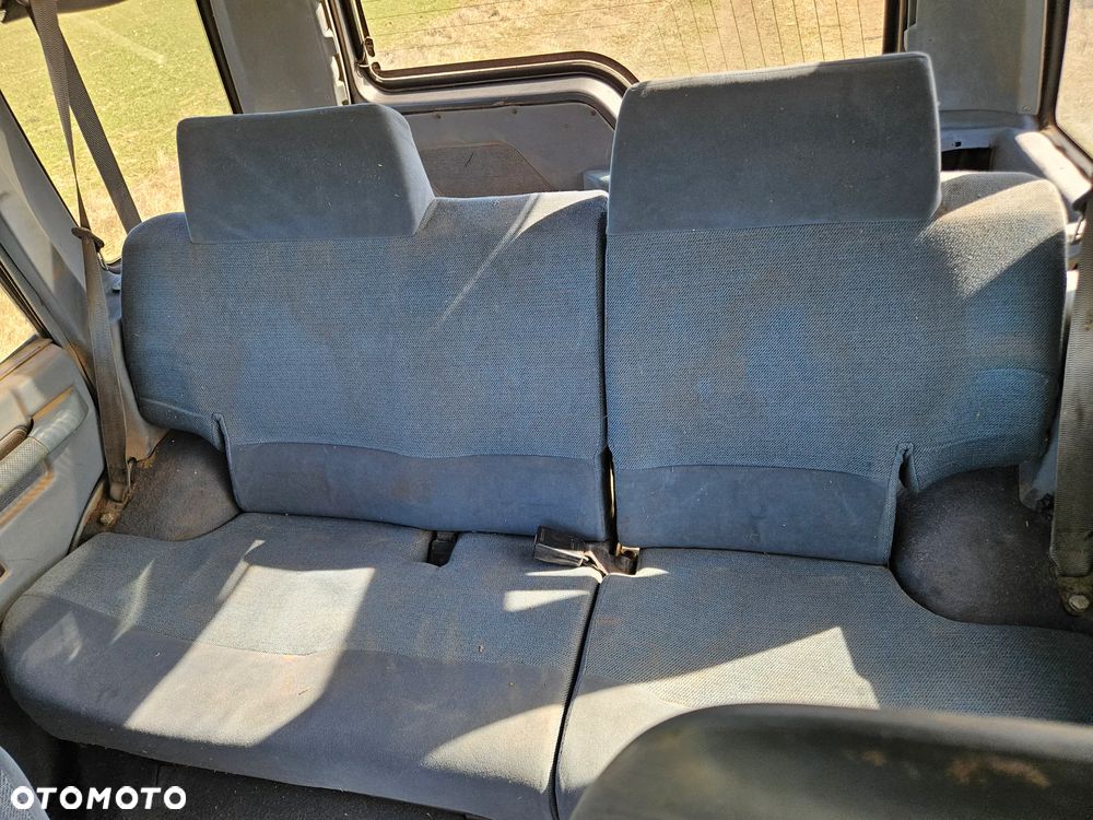 Land Rover Discovery - 11