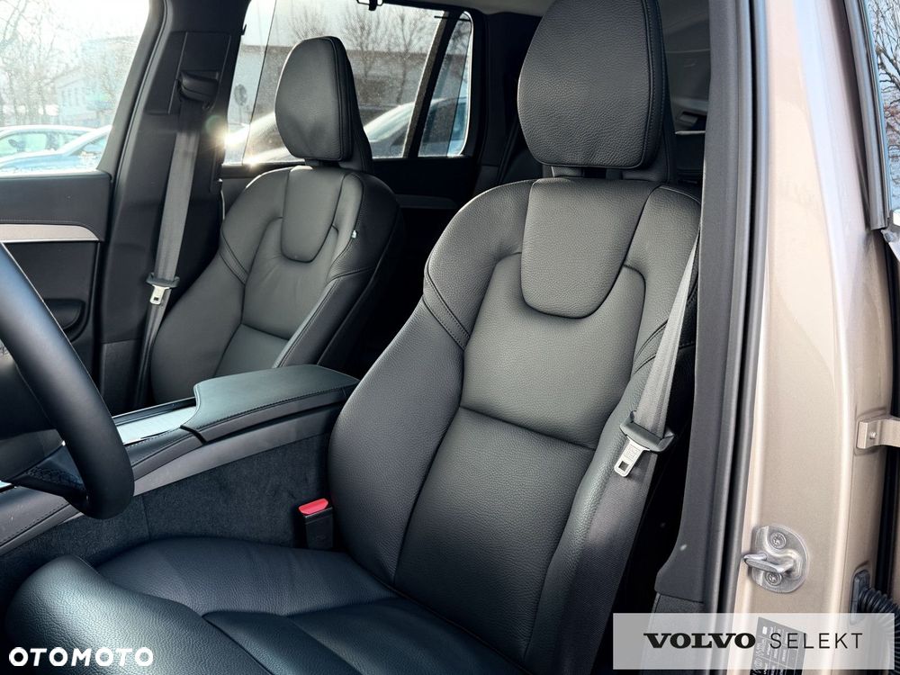 Volvo XC 90 - 22