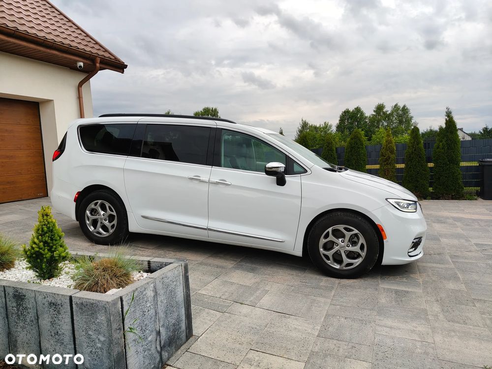 Chrysler Pacifica - 16