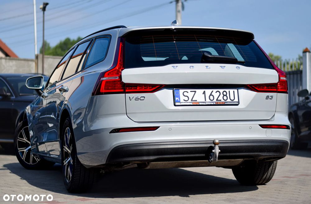 Volvo V60 B3 B DKG Momentum Pro - 33