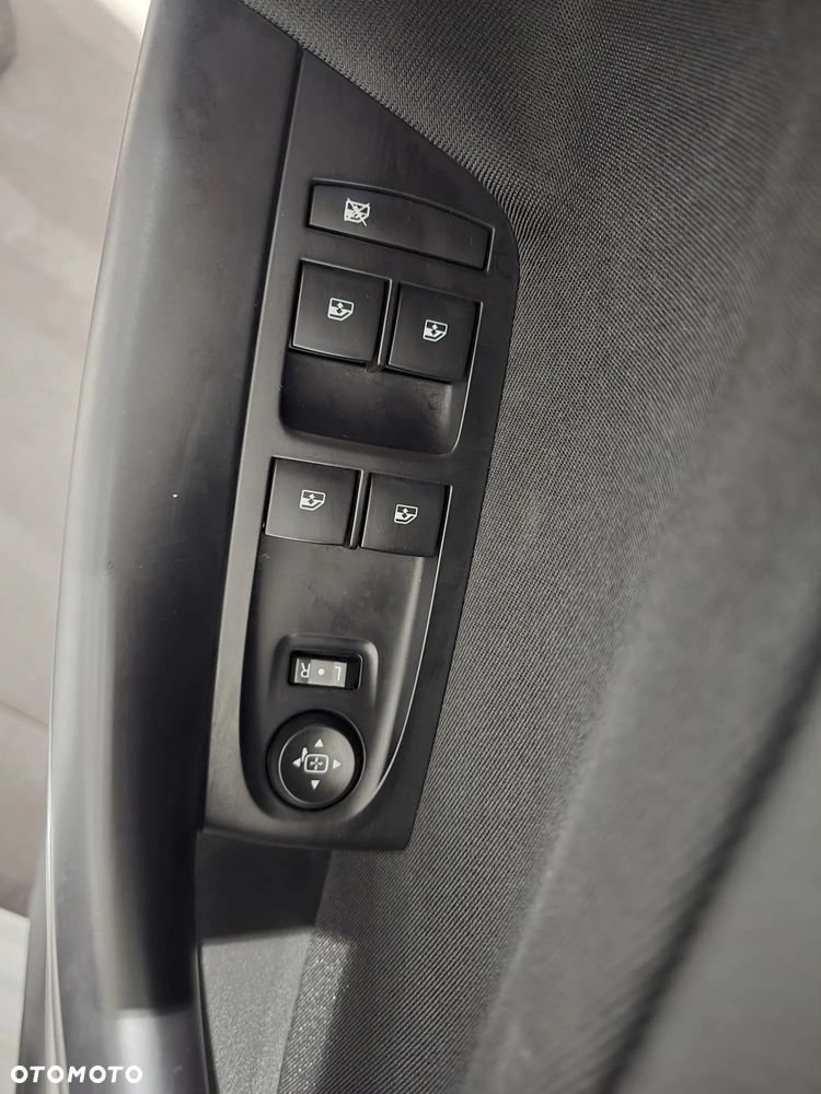 Opel Astra 1.2 T GS Line S&S - 12