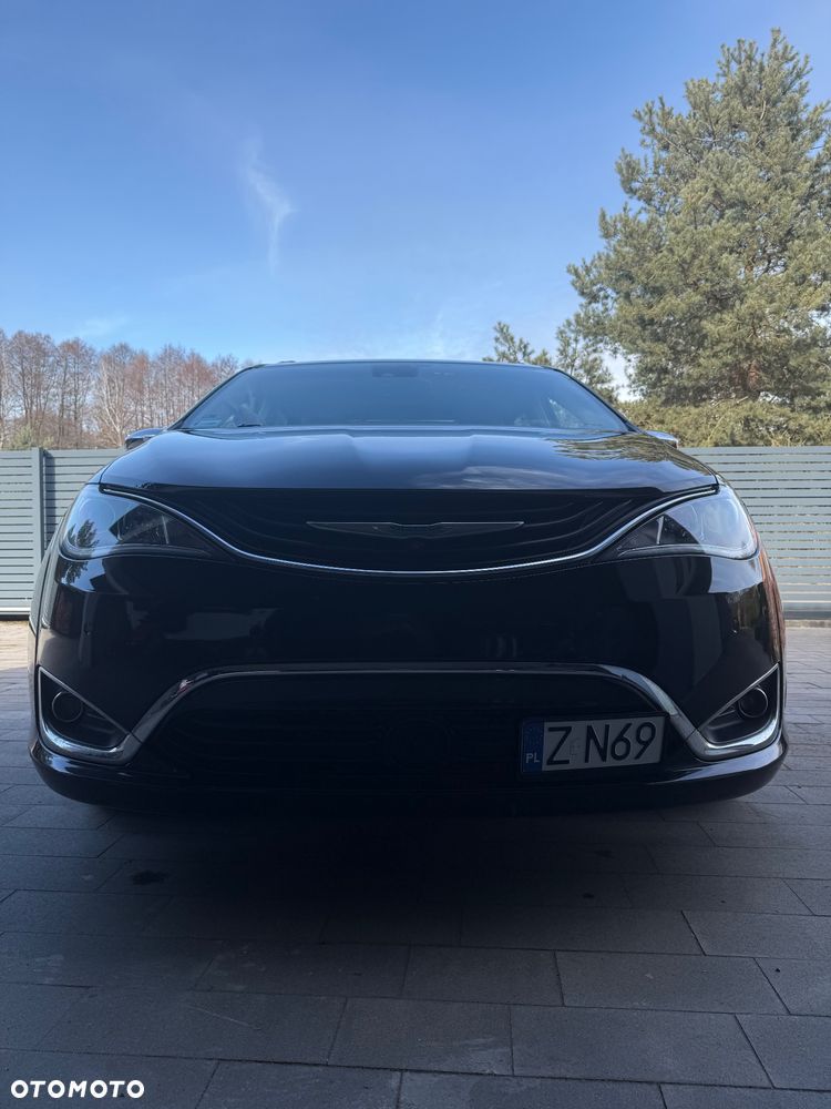 Chrysler Pacifica - 5