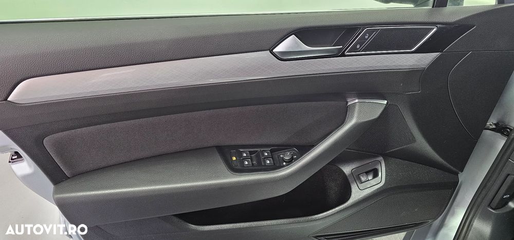 Volkswagen Passat 2.0 TDI SCR DSG Business - 8