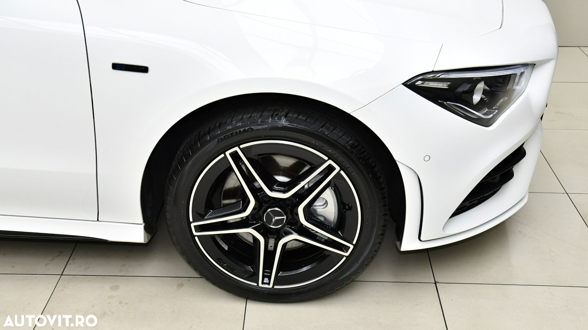 Mercedes-Benz CLA 250 e 8G-DCT AMG Line - 27