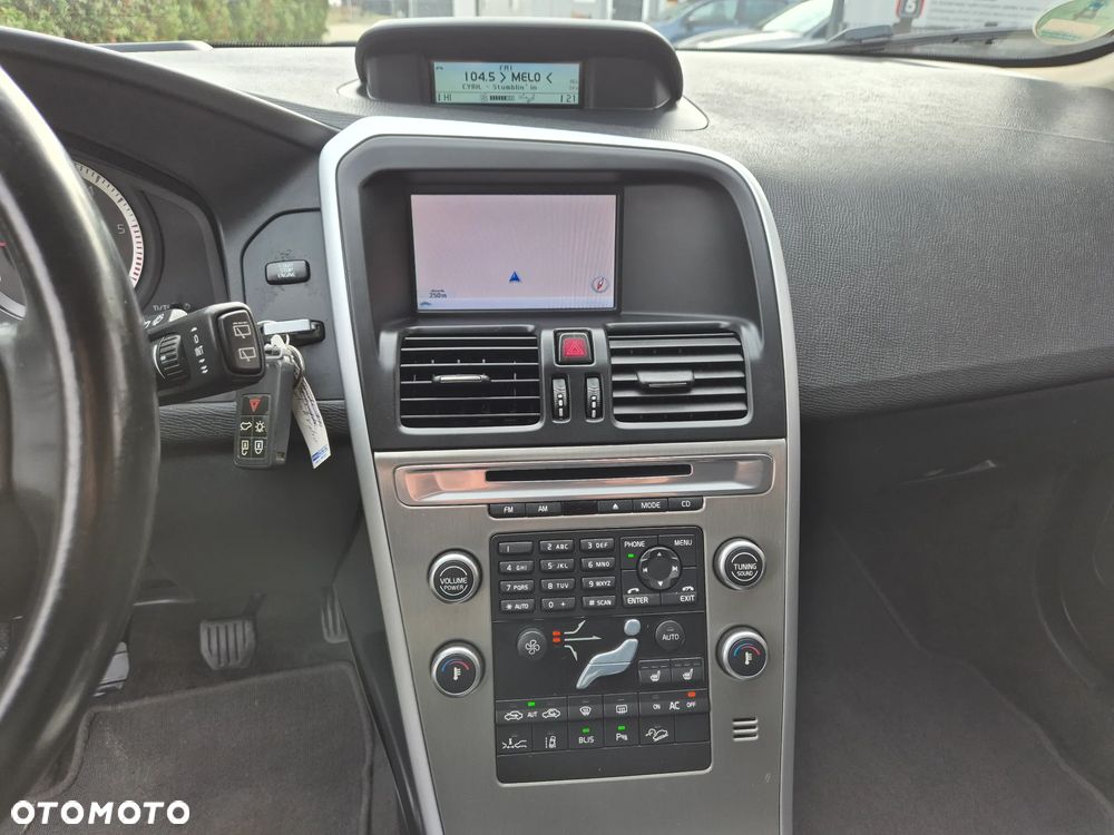 Volvo XC 60 2.4D AWD Momentum - 37