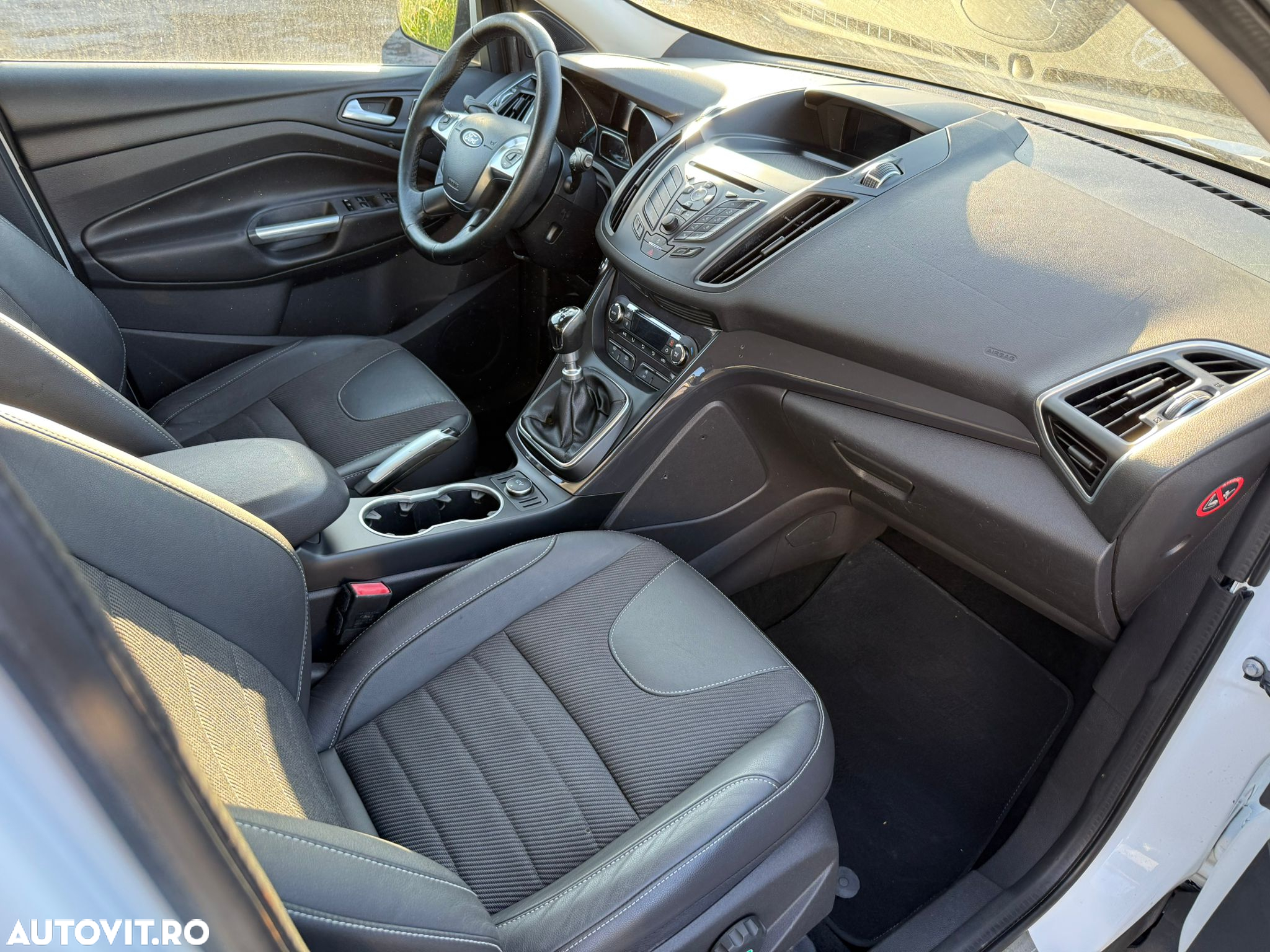 Ford Kuga 2.0 TDCi 4x4 Titanium - 23