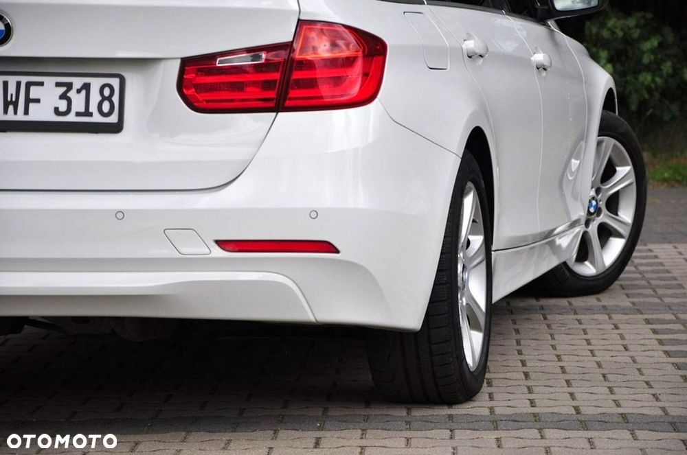 BMW Seria 3 330d xDrive Blue Performance Luxury Line - 23