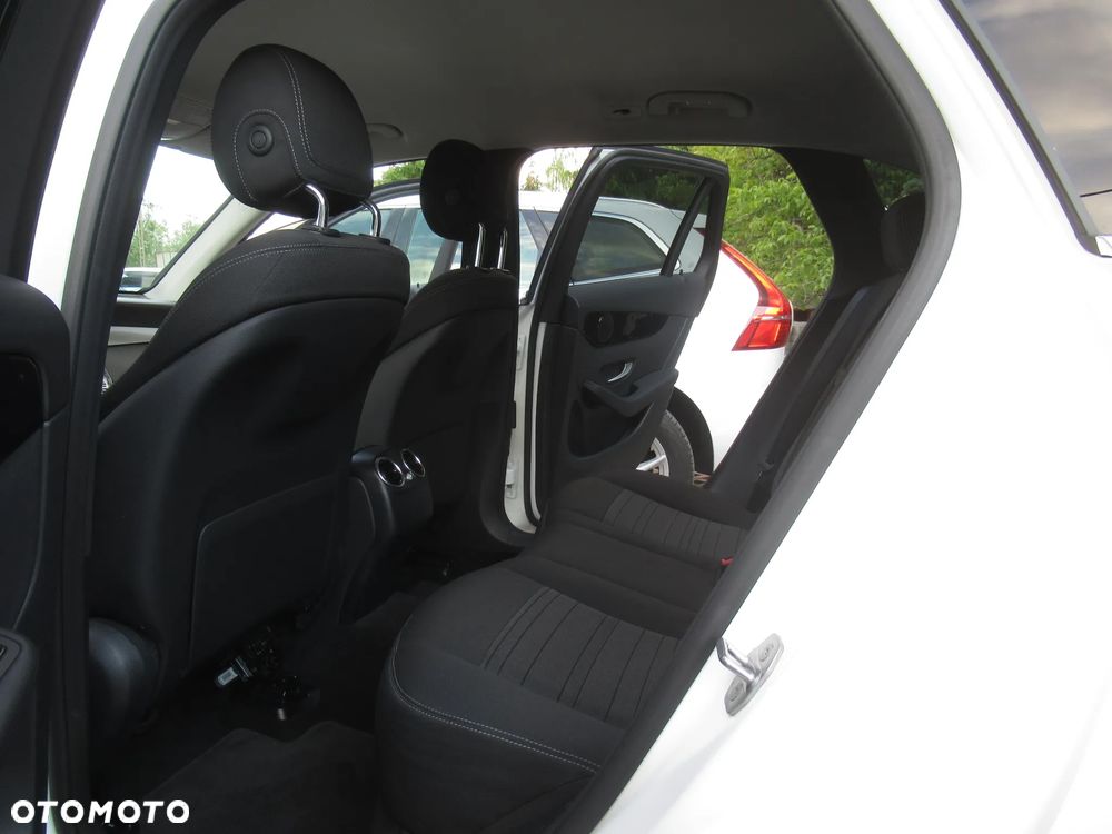 Mercedes-Benz GLC 200 4-Matic - 8