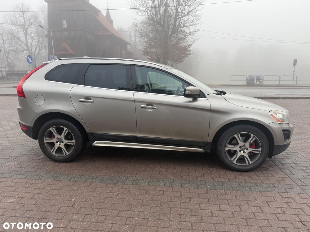 Volvo XC 60 D5 AWD Momentum - 9