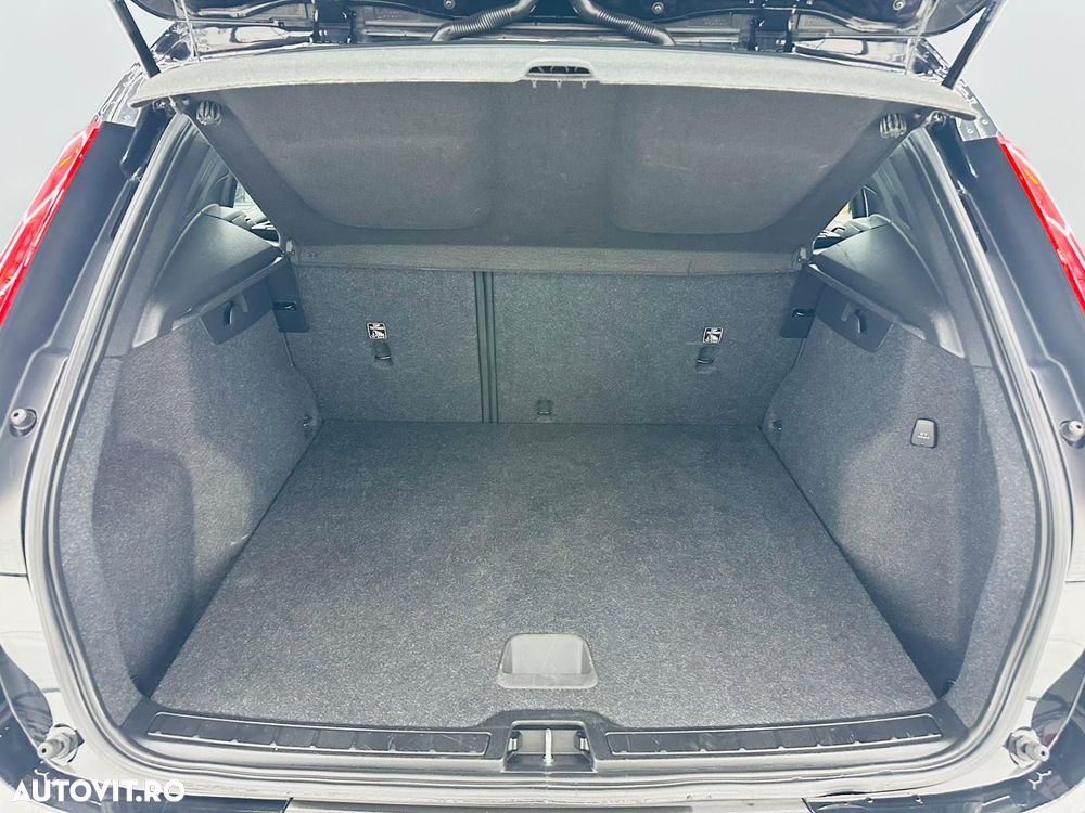 Volvo XC 40 T2 AT8 Momentum - 17