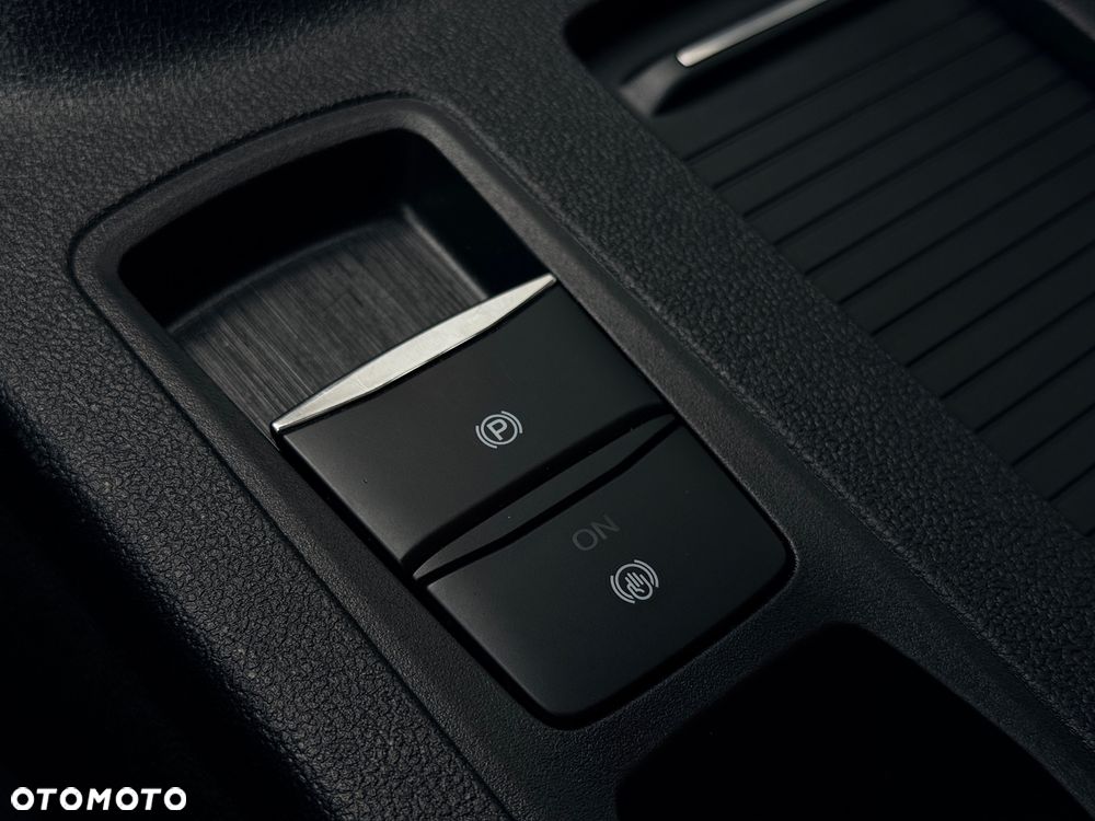 Ford Kuga 2.0 EcoBlue Hybrid ST-LINE - 26