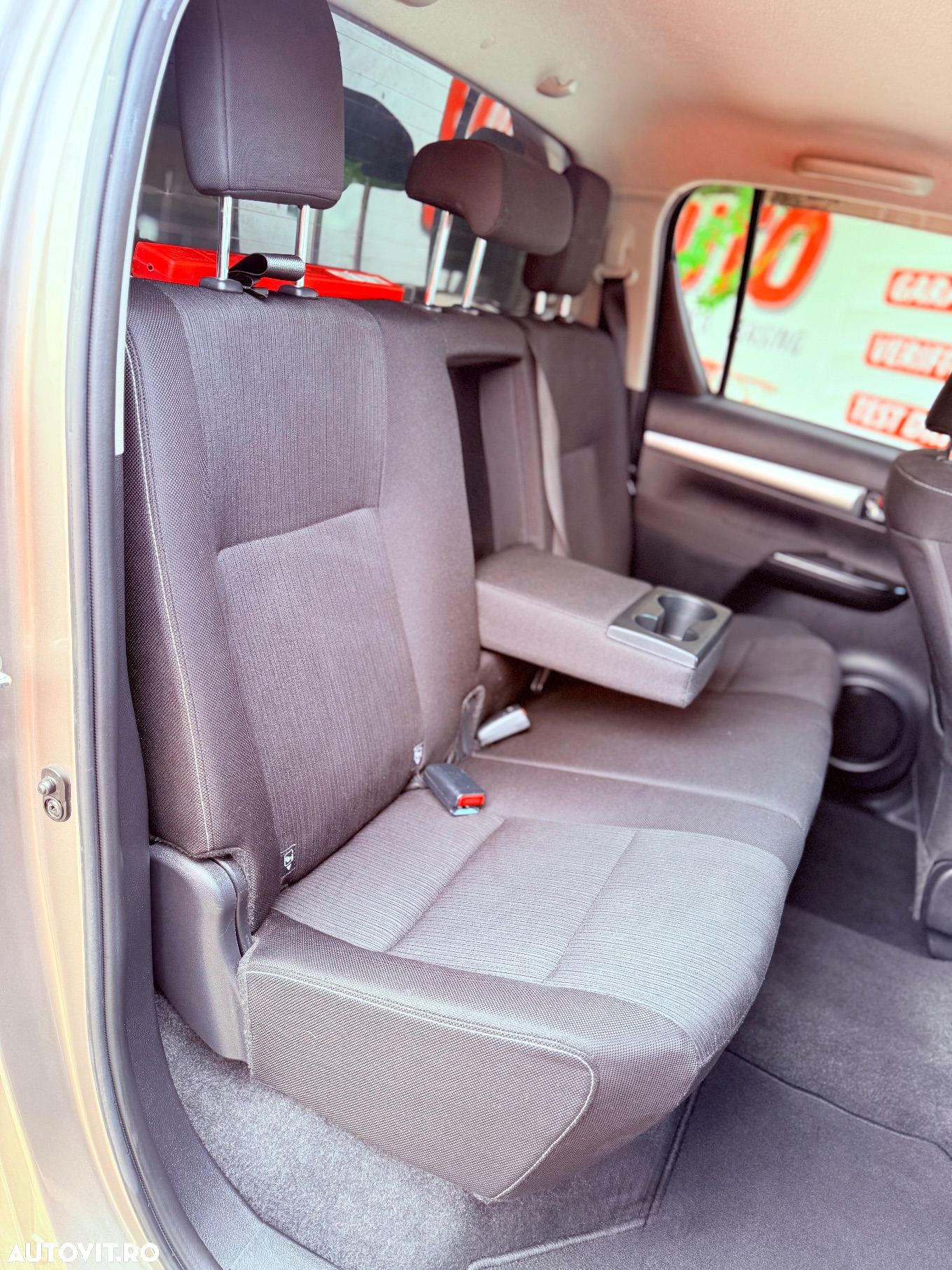 Toyota Hilux 2.4D 150CP 4x4 Double Cab 6MT Comfort - 16