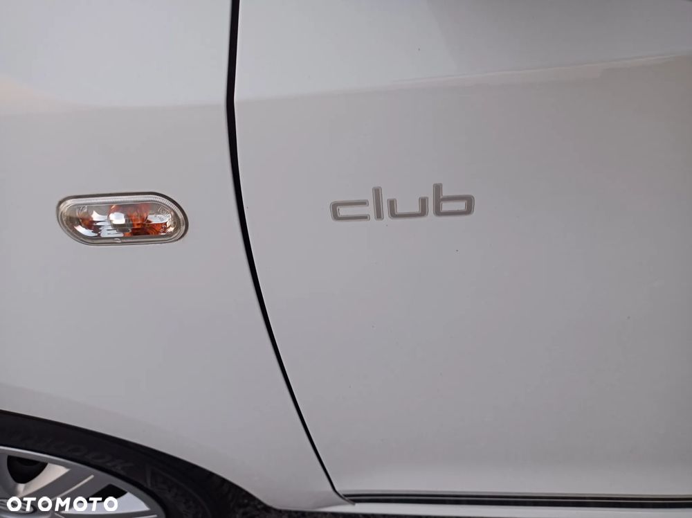 Volkswagen up! club - 24