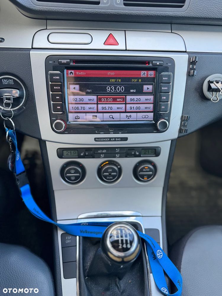 Volkswagen Passat - 11