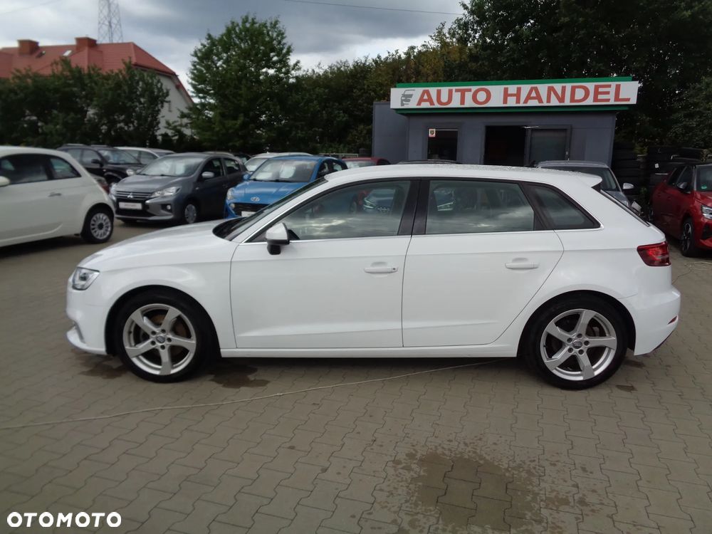 Audi A3 Sportback - 1