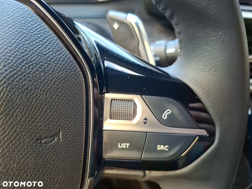 Peugeot 2008 1.2 PureTech Allure S&S EAT8 - 17
