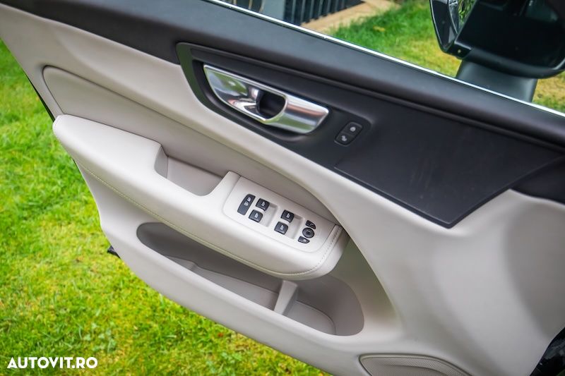 Volvo XC 60 B4 MHEV AT FWD Core - 16