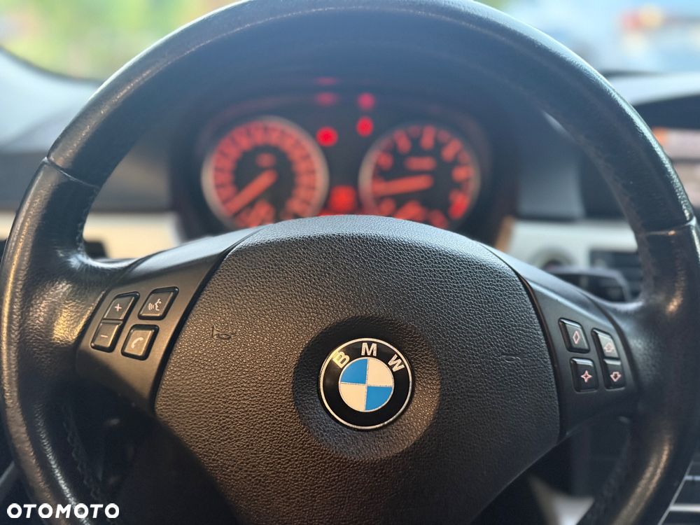 BMW Seria 3 320i Edition Exclusive - 30