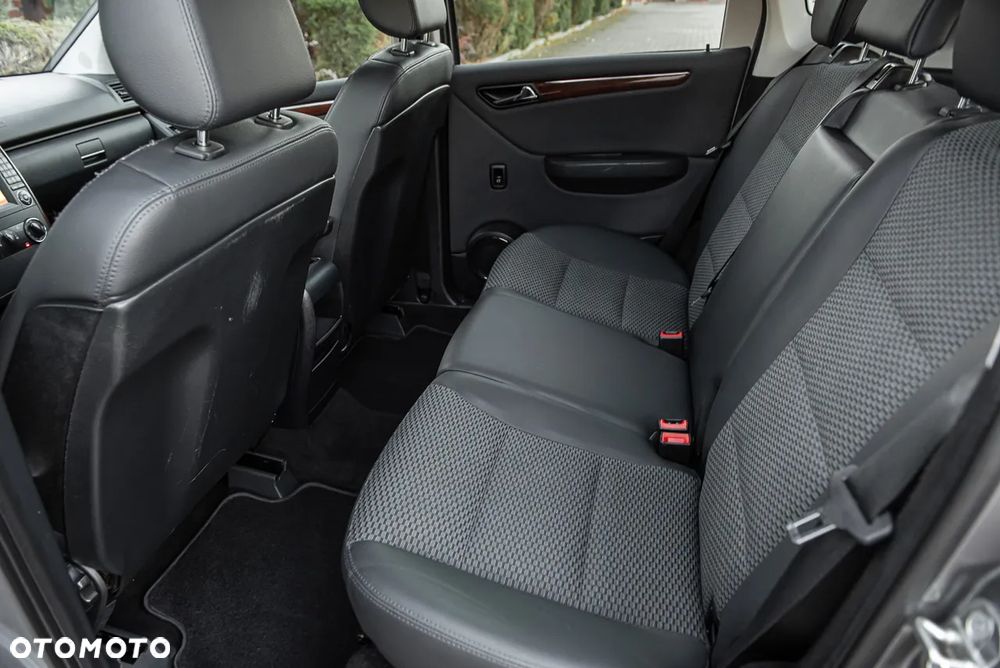 Mercedes-Benz Klasa A 180 CDI Autotronic Avantgarde DPF - 21