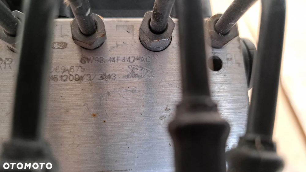 GW93-14F447-AC Jaguar XJ pompa hamulcowa ABS - 3