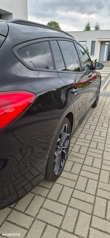 Ford Focus 2.0 EcoBlue STart-Stopp-System ST-LINE - 22