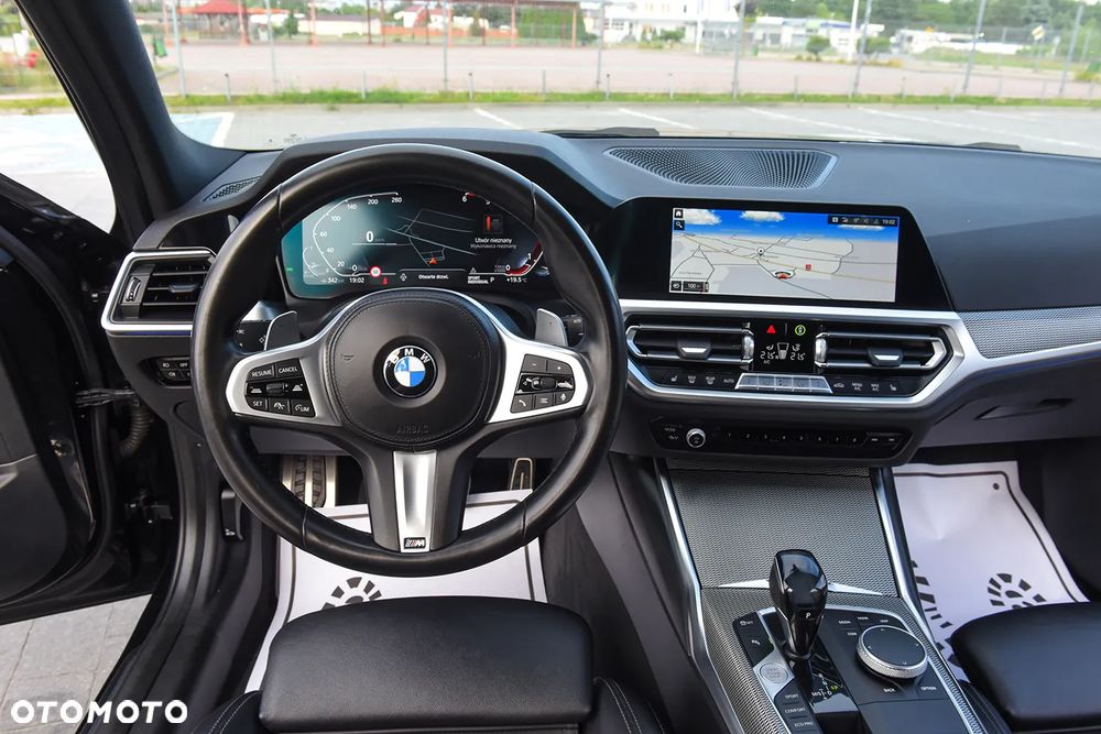 BMW Seria 3 320d xDrive Edition M Sport Shadow - 33