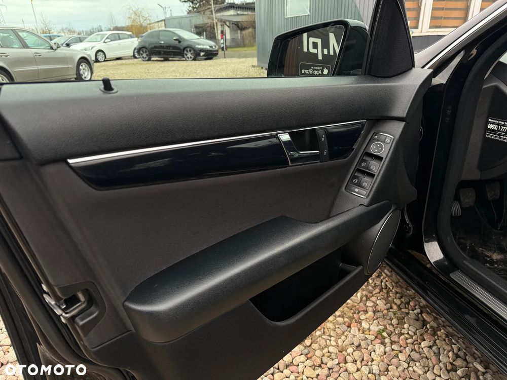 Mercedes-Benz Klasa C 180 Kompressor BlueEFFICIENCY Elegance - 21