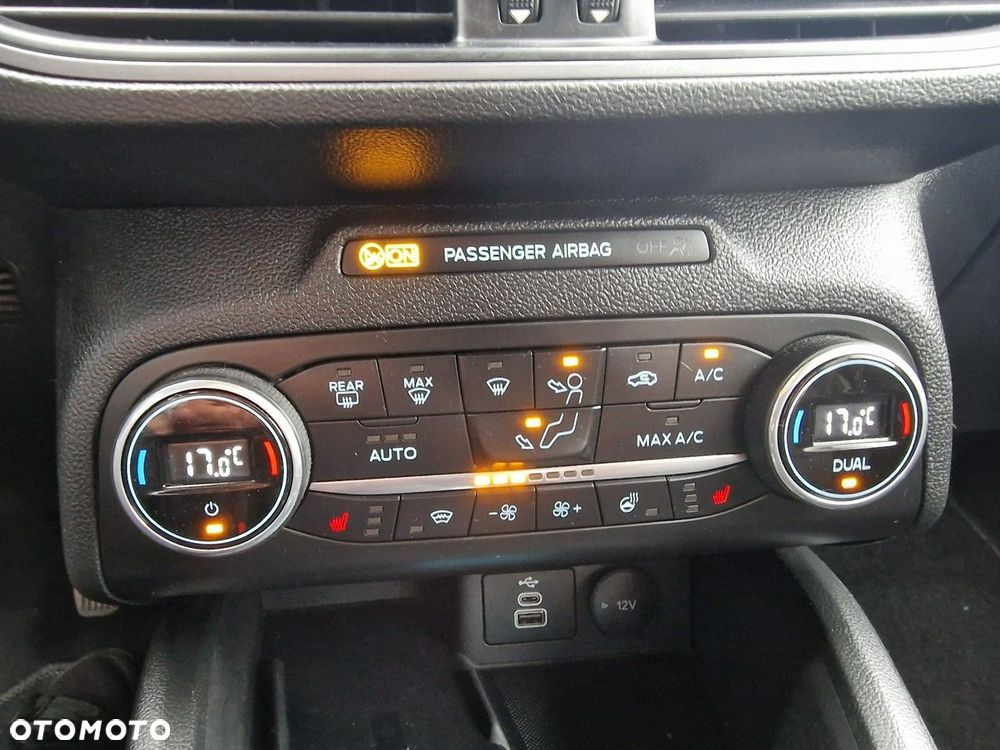Ford Focus 1.5 EcoBlue Start-Stopp-System COOL&CONNECT - 33