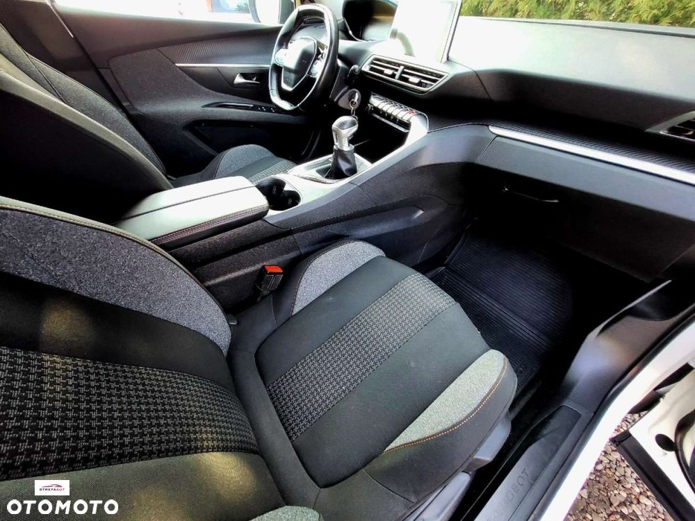 Peugeot 5008 - 11