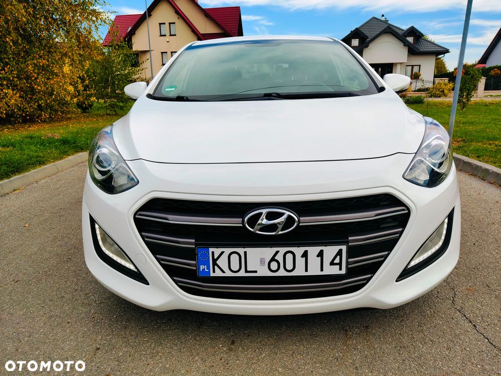 Hyundai i30 blue 1.6 GDI Passion - 14