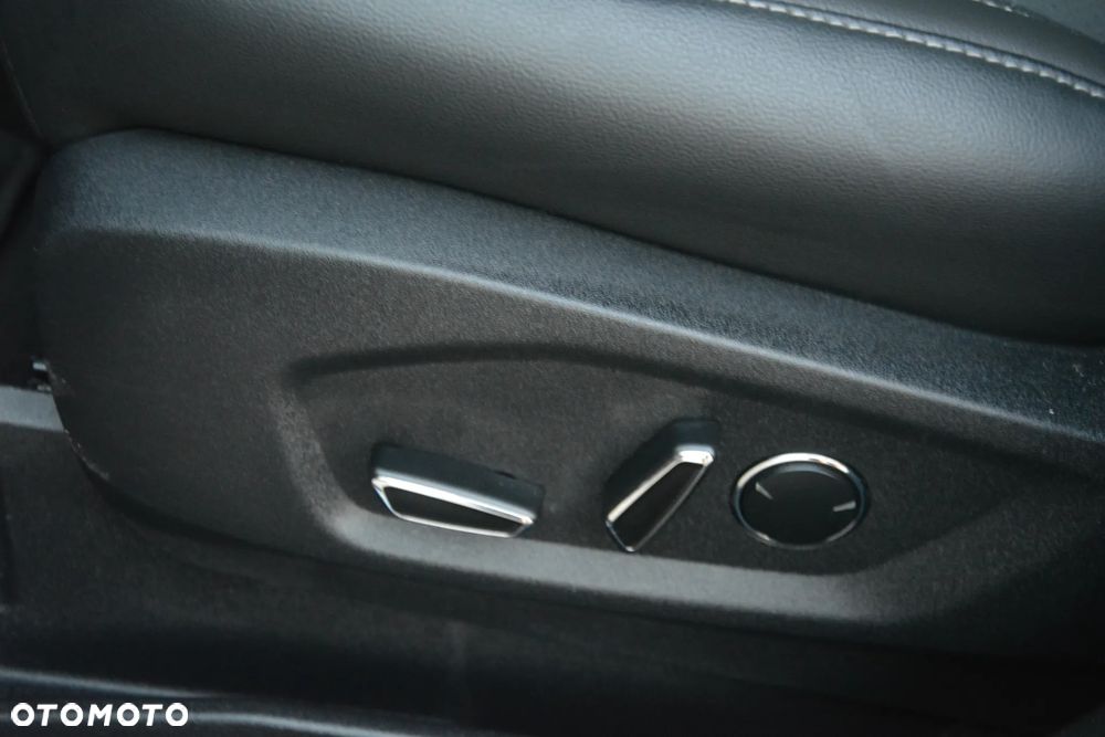 Ford S-Max 2.0 TDCi Titanium PowerShift - 36