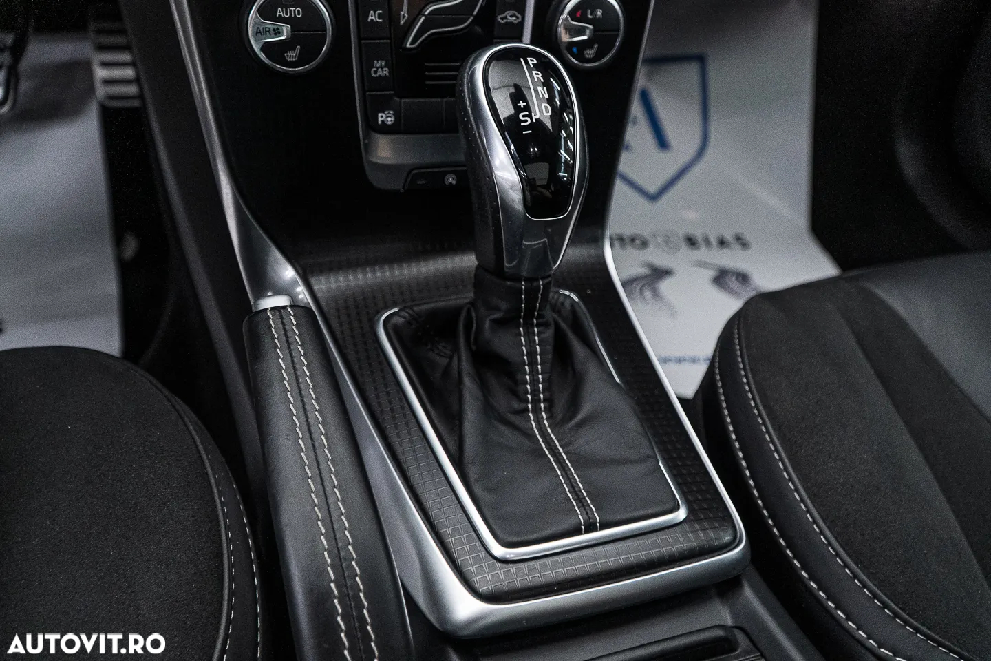 Volvo V40 T3 Geartronic RDesign - 20