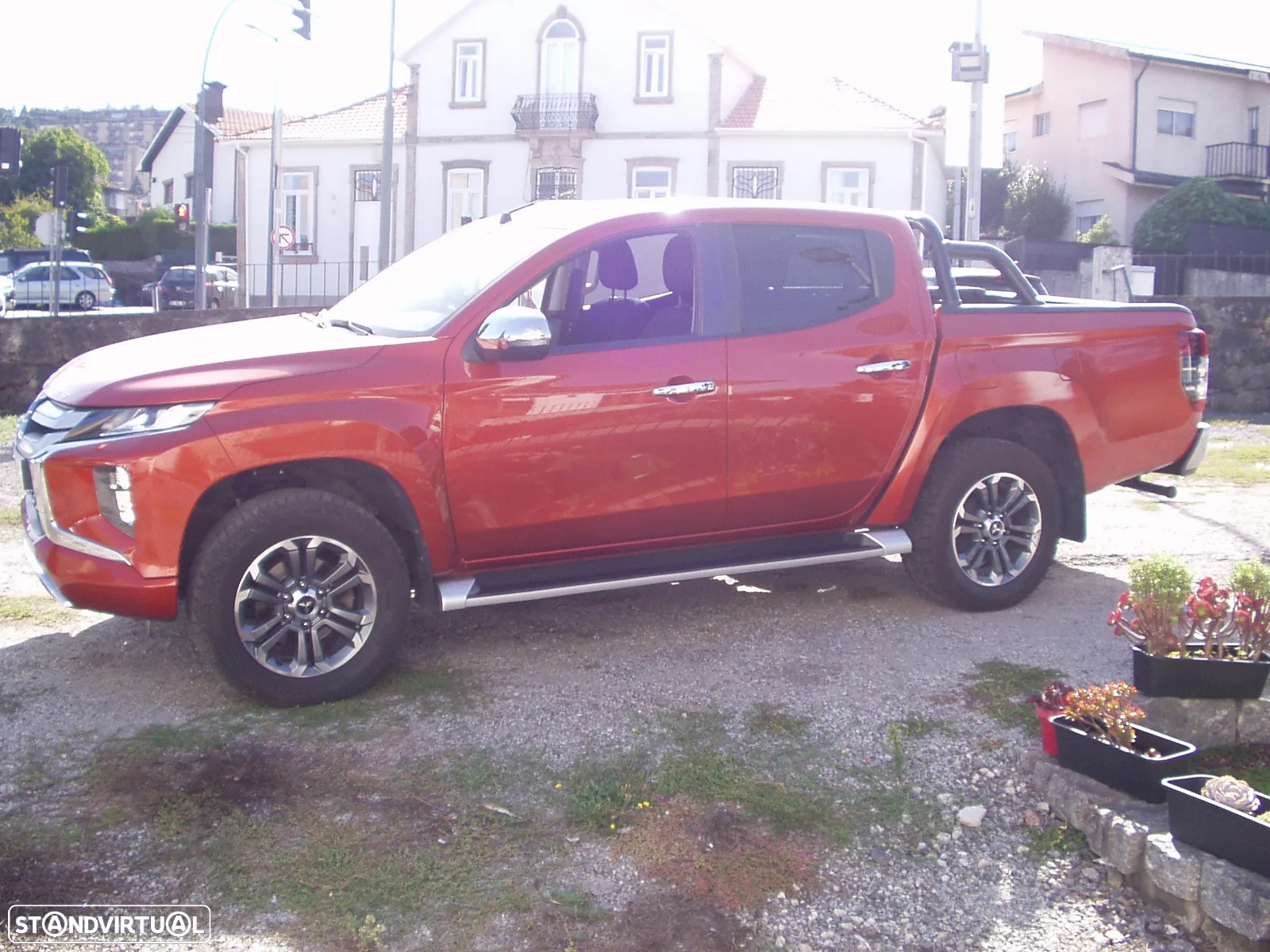 Mitsubishi L200 2.3 DI-D CD Invite Strakar Look 4WD - 3
