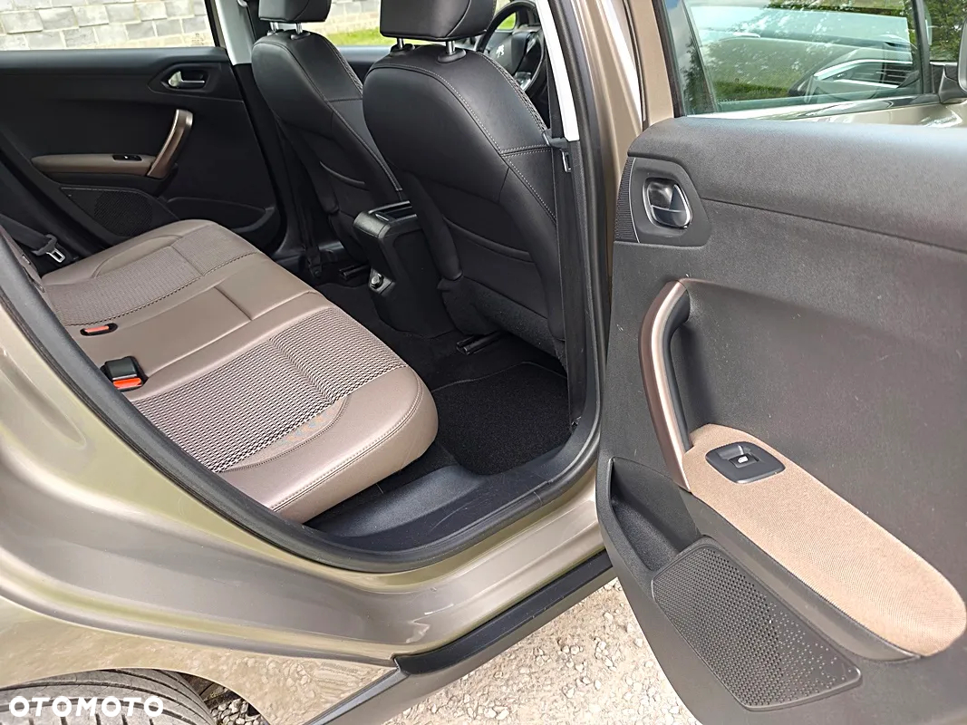 Peugeot 2008 1.2 Pure Tech Style - 22