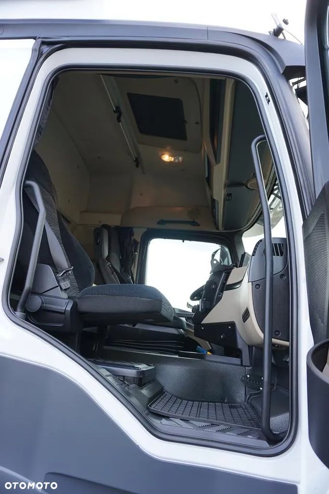 Mercedes-Benz ACTROS / 2553 / EURO 6 / CHŁODNIA + WINDA / 23 PALETY / OŚ SKRĘTNA - 8
