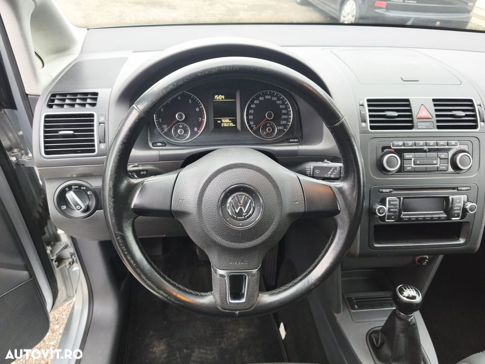 Volkswagen Touran - 6