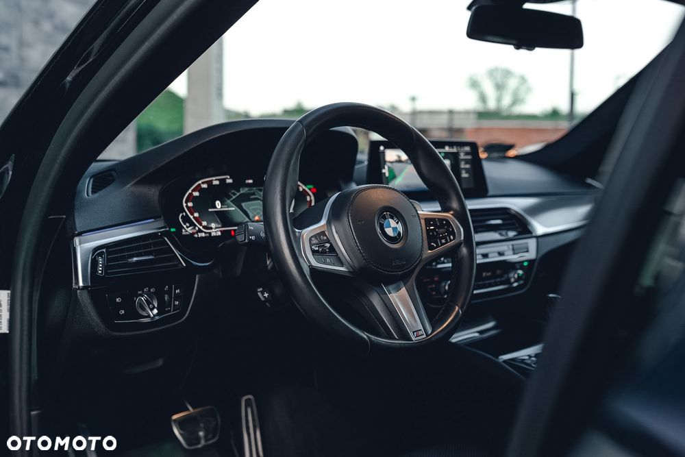 BMW Seria 5 520d xDrive M Sport sport - 17