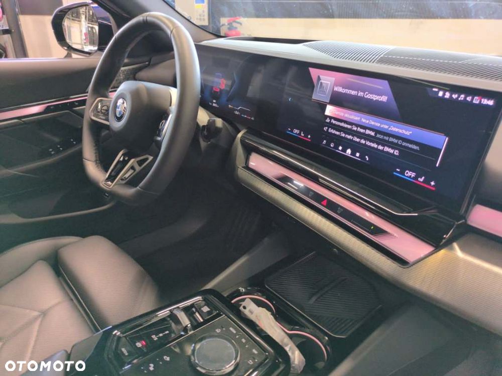 BMW Seria 5 540d xDrive mHEV M Sport - 14