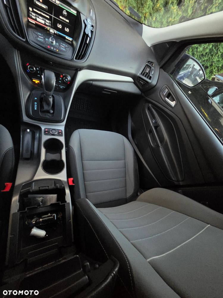 Ford Escape 2.0 EcoBoost AWD Titanium - 22