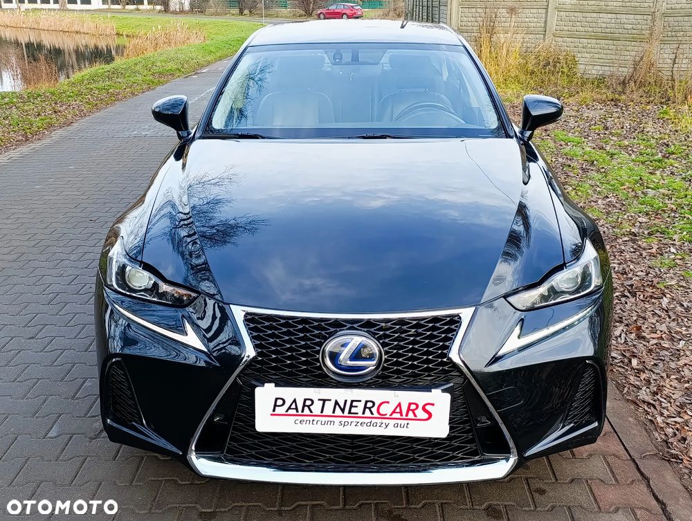 Lexus IS 300h Business Edition - 3